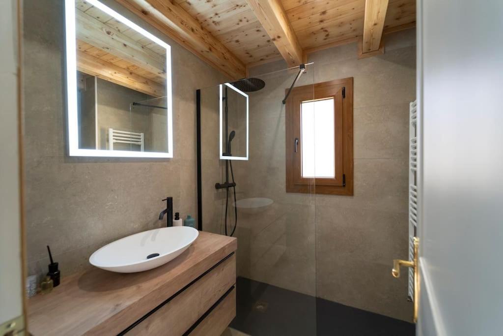 Wow Views Next To The Ski Lift! Baqueira Beret Exterior photo